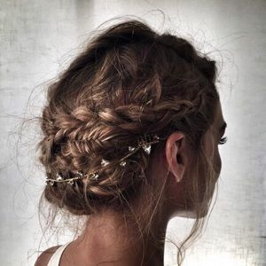 Shark tooth comb hair accessory